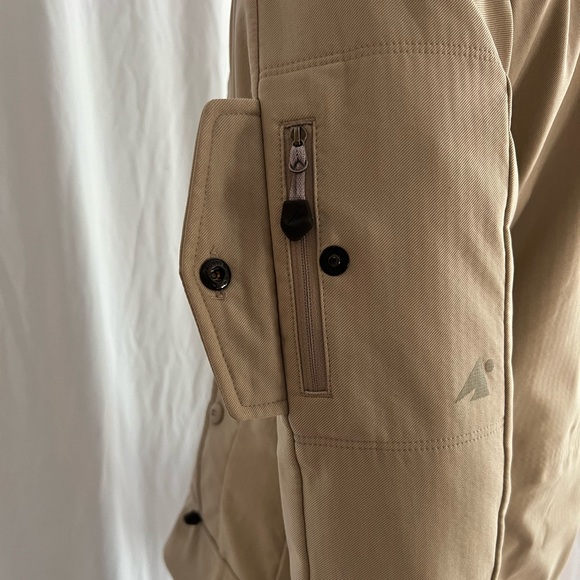 Like new 3-piece snowboard outfit. Highly technical, high quality, Size S. DEAL! - Picture 4 of 16